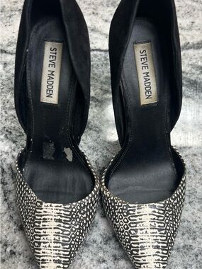 Steve Madden Black and White Textured Pointed-Toe Pumps